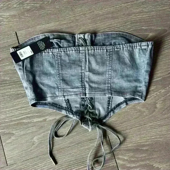 Fashion Nova Play It Your Way Denim corset Top NWT Large
T10124FN - Picture 4 of 5